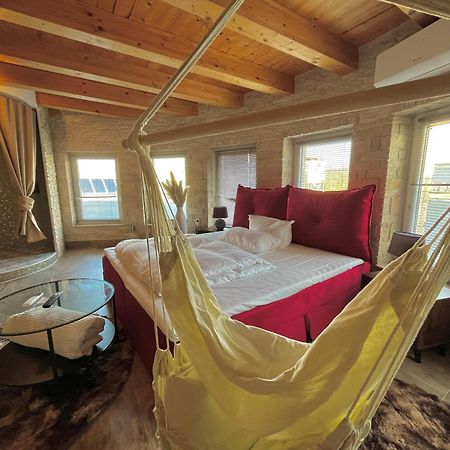 Hotel Zur Alten Stadtkellerei Λειψία Εξωτερικό φωτογραφία A room at the hotel