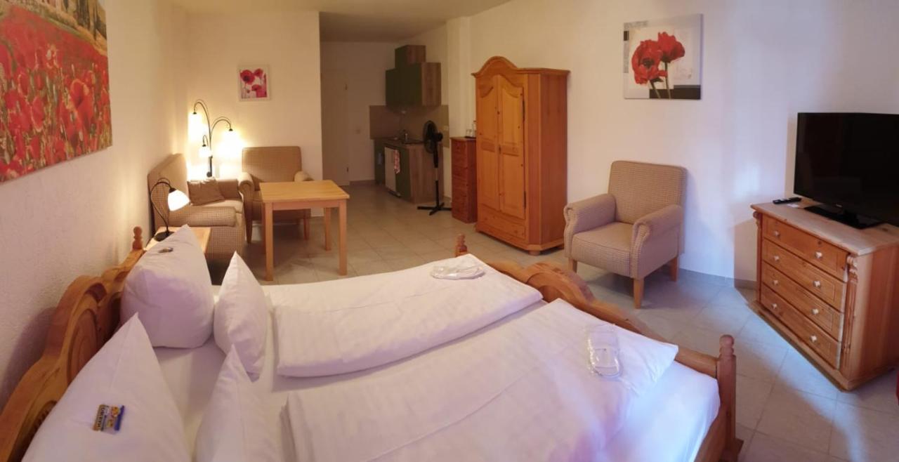 Hotel Zur Alten Stadtkellerei Λειψία Εξωτερικό φωτογραφία A typical room at the hotel