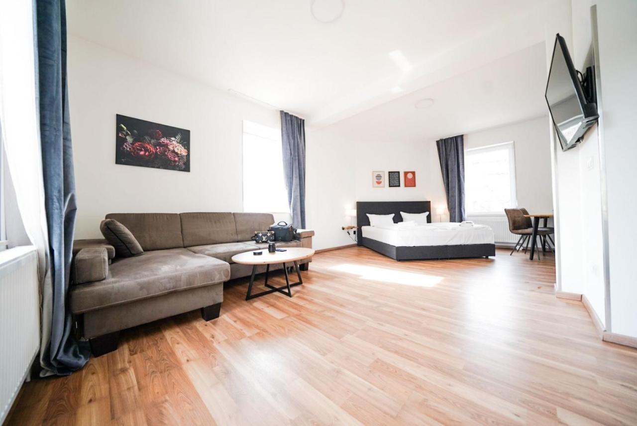 Hotel Zur Alten Stadtkellerei Λειψία Εξωτερικό φωτογραφία A typical studio apartment