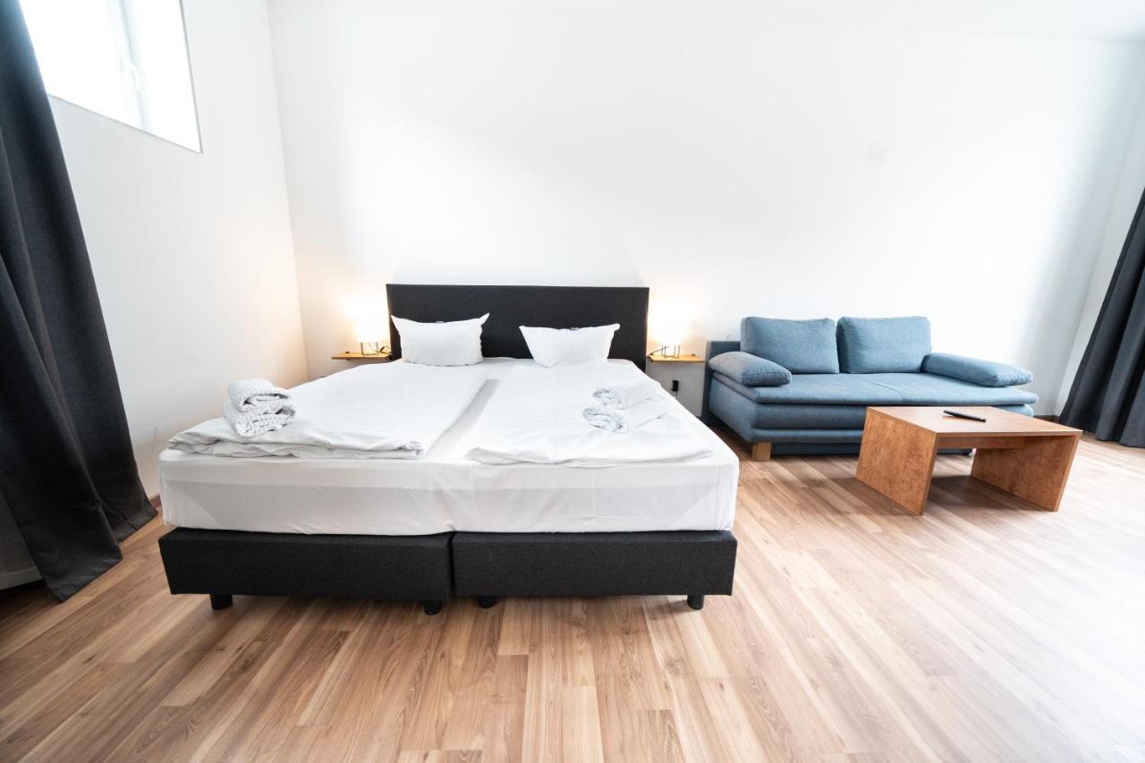 Hotel Zur Alten Stadtkellerei Λειψία Εξωτερικό φωτογραφία A room at the hotel