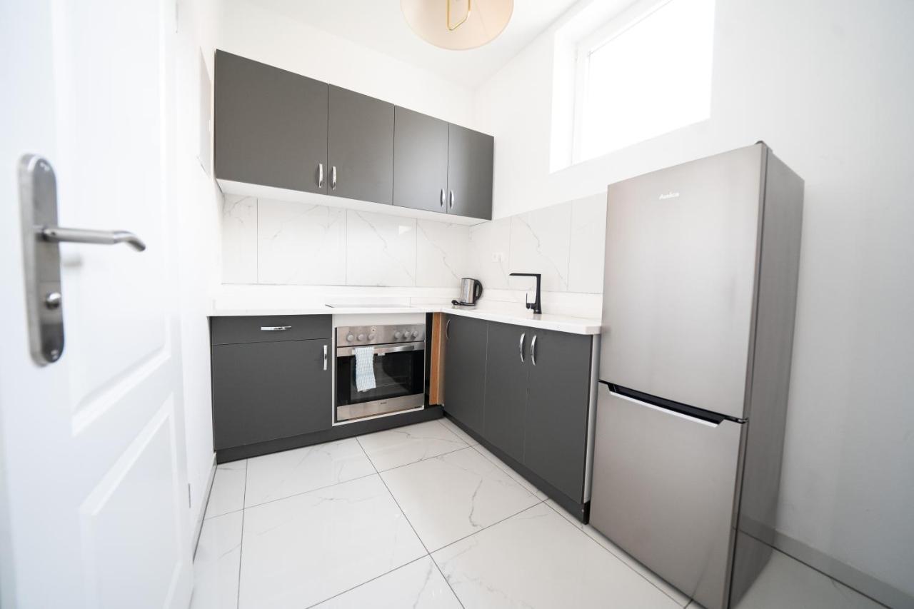Hotel Zur Alten Stadtkellerei Λειψία Εξωτερικό φωτογραφία A modern kitchen