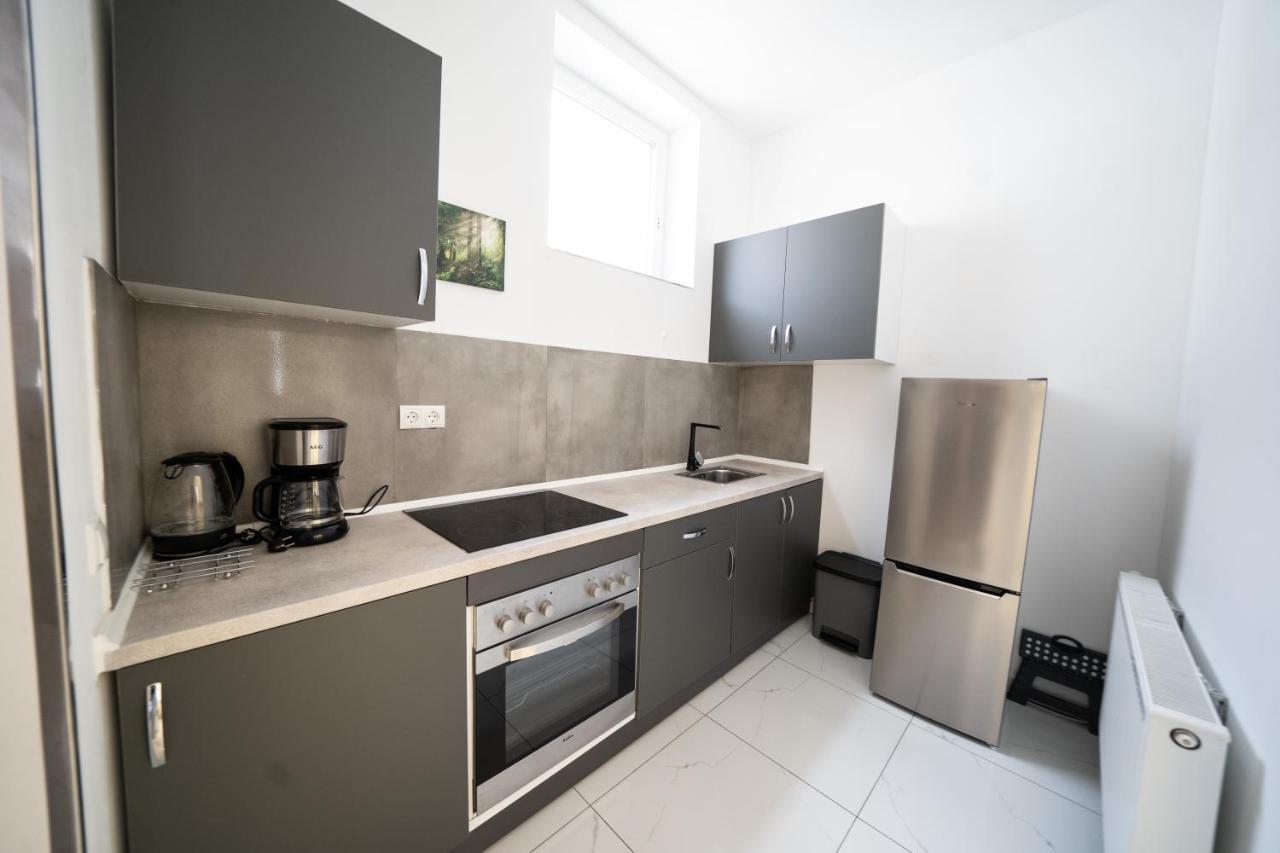 Hotel Zur Alten Stadtkellerei Λειψία Εξωτερικό φωτογραφία A modern kitchen