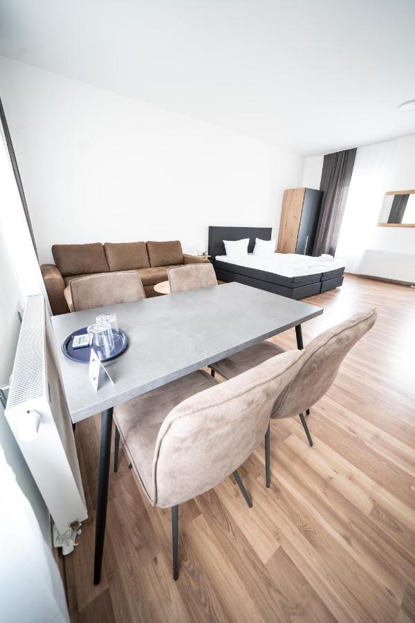 Hotel Zur Alten Stadtkellerei Λειψία Εξωτερικό φωτογραφία A typical serviced apartment in Berlin, Germany