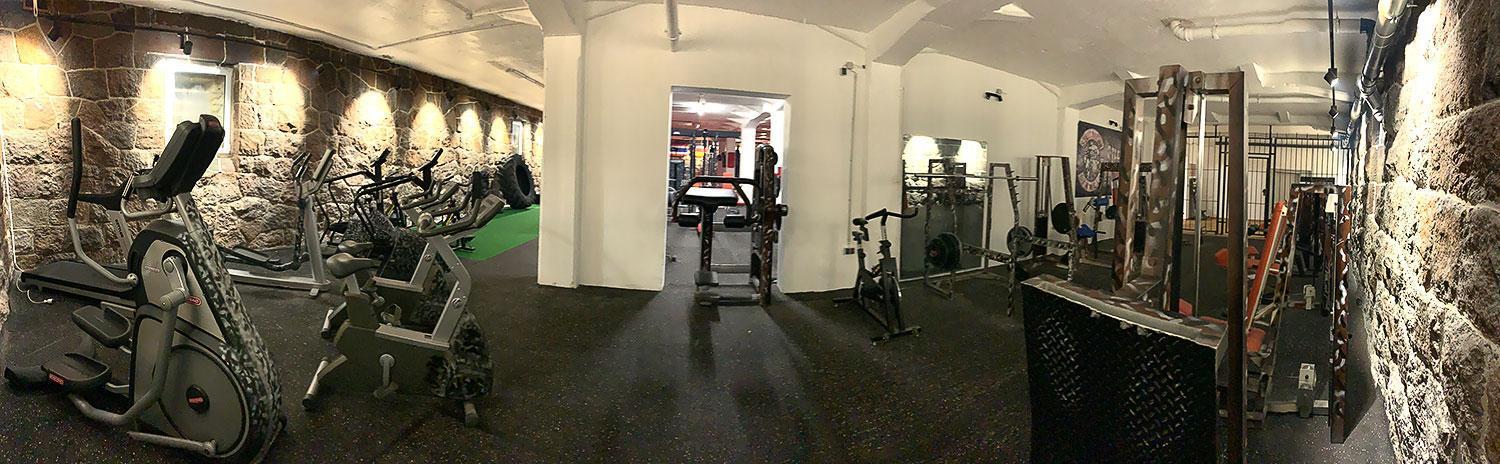 Hotel Zur Alten Stadtkellerei Λειψία Εξωτερικό φωτογραφία The gym at the National Football Centre