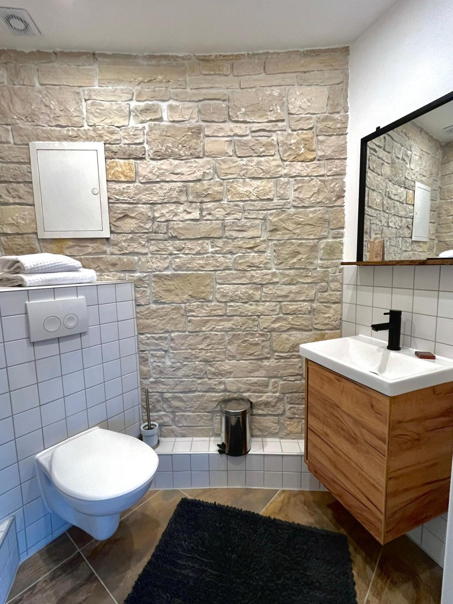Hotel Zur Alten Stadtkellerei Λειψία Δωμάτιο φωτογραφία Bathroom