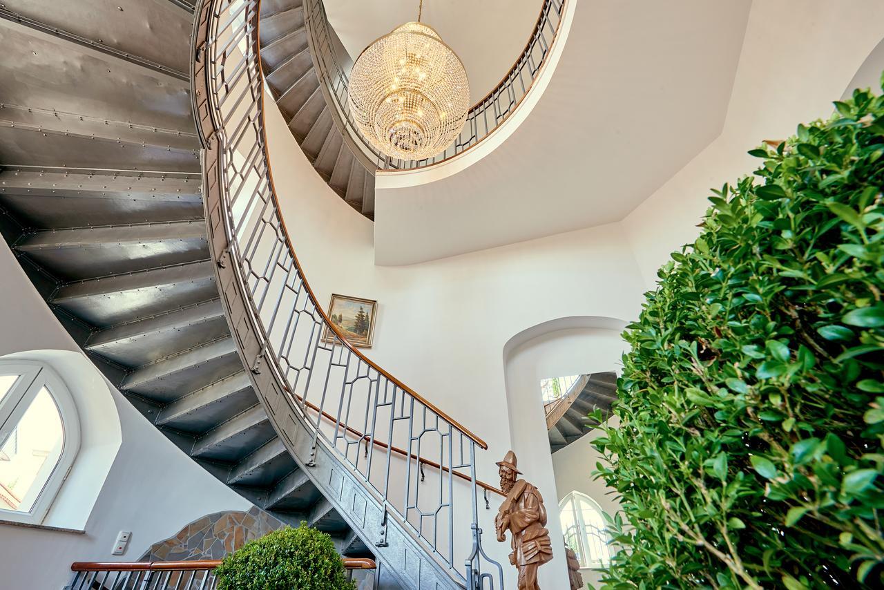 Hotel Zur Alten Stadtkellerei Λειψία Εξωτερικό φωτογραφία The staircase