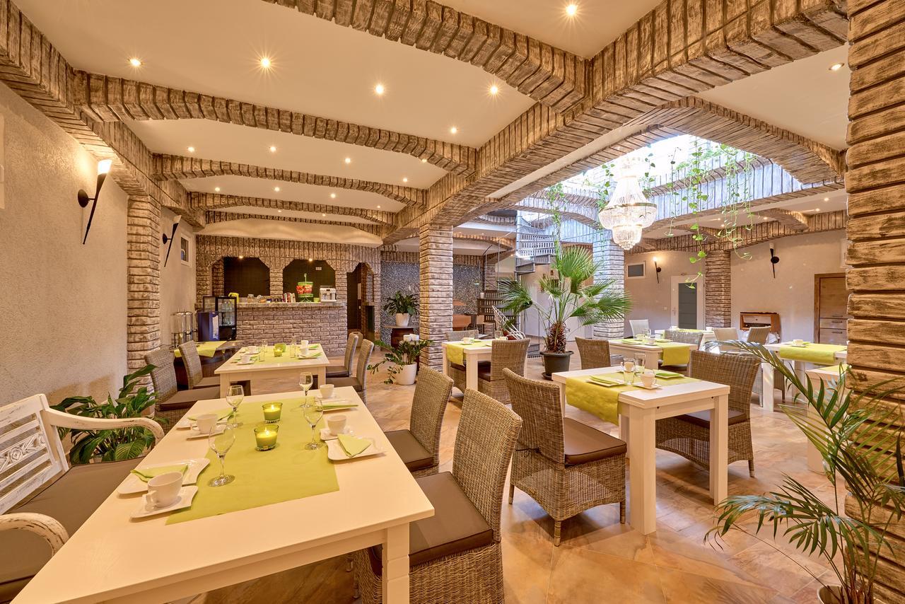 Hotel Zur Alten Stadtkellerei Λειψία Εξωτερικό φωτογραφία Restaurant
