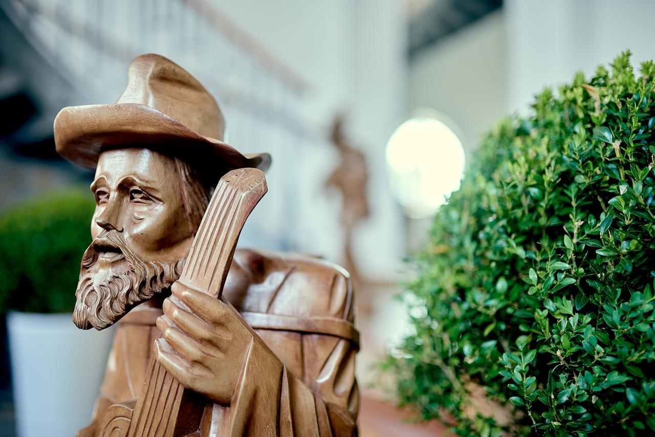Hotel Zur Alten Stadtkellerei Λειψία Εξωτερικό φωτογραφία Statue of Saint Isidorus the Farmer