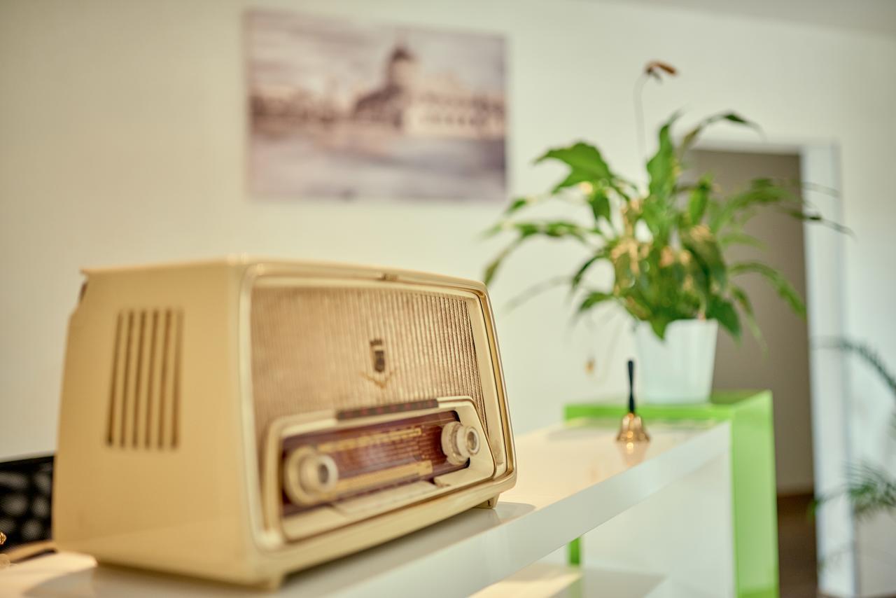 Hotel Zur Alten Stadtkellerei Λειψία Εξωτερικό φωτογραφία A radio
